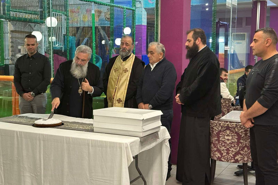 Την πρωτοχρονιάτικη πίτα τους έκοψαν οι αστυνομικοί της Άμεσης Δράσης Ηρακλείου