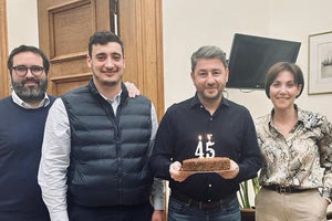 Μια τούρτα για το Νίκο