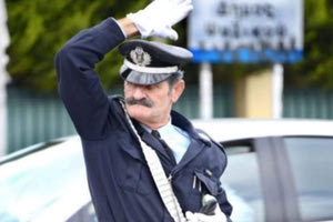 “Έφυγε” από τη ζωή η θρυλική σφυρίχτρα της λεωφόρου Κηφησίας