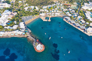 Πρώτη νίκη Μαντωνανάκη- Δεκτή από το Πρωτοδικείο η αίτηση ανακοπής για τον πλειστηριασμό στα πεντάστερα ξενοδοχεία της Ελούντας