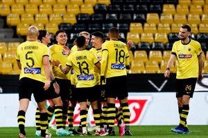 Η ΑΕΚ με «καρέ» στην κορυφή… και περιμένει-Εύκολη νίκη της Λαμίας