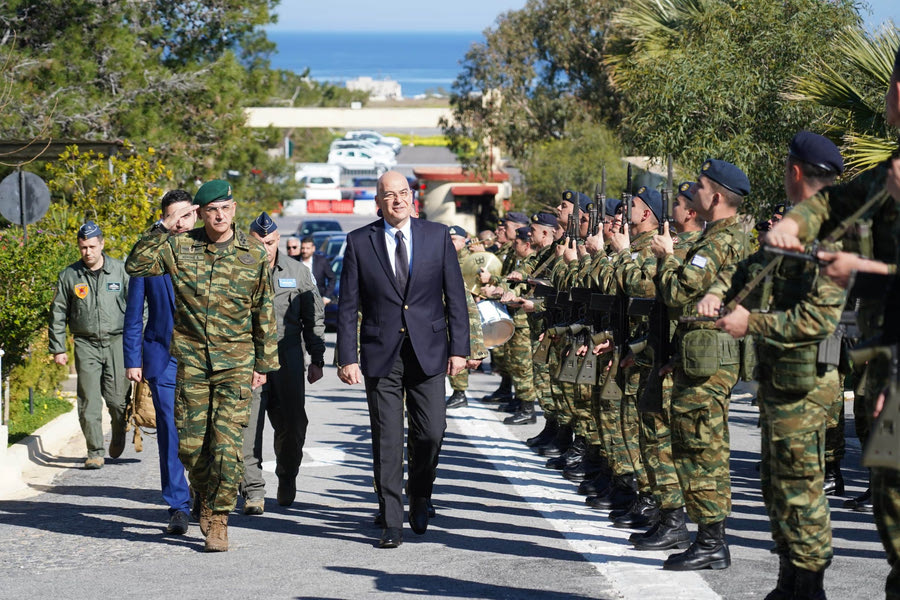 Ν.Δένδιας:Να δημιουργήσουμε έναν άρτια εκπαιδευμένο στρατό με ενισχύσεις εφεδρείας