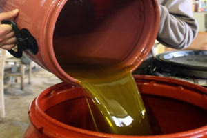 Ελαιόλαδο: Έντονη διαμαρτυρία για την απαγόρευση του μεγάλου τενεκέ από την Ένωση Προστασίας Καταναλωτών