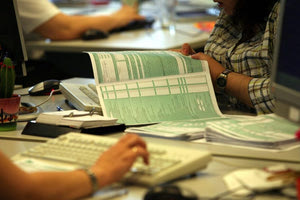 Τι αλλάζει φέτος σε φορολογικές δηλώσεις, ΦΠΑ και Ε9
