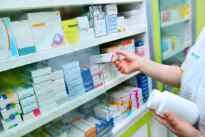 Αυξήσεις έως 80% στα φάρμακα με υπογραφή Άδωνι Γεωργιάδη