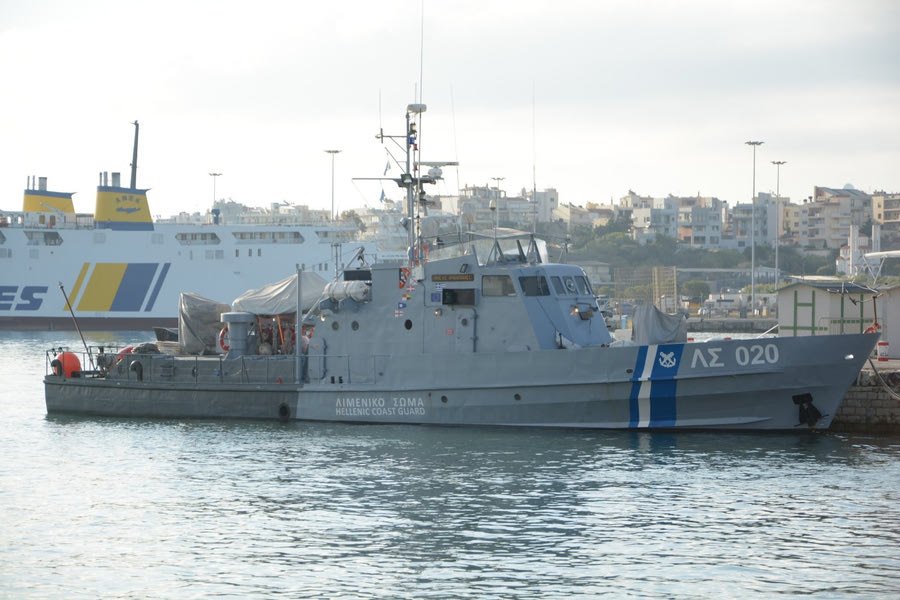 Βράβευσαν τους λιμενικούς του Κεντρικού Λιμεναρχείου Ηρακλείου για τον απεγκλωβισμό του κόσμου στο νησί της Ρόδου που καιγόταν πέρυσι το καλοκαίρι