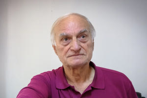 Σε κρίσιμη κατάσταση νοσηλεύονται ο Μανώλης Μαυρομμάτης και η σύζυγος του – Μετά τη φωτιά στο σπίτι τους