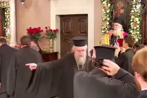 Μητροπολίτης διώχνει ΑμεΑ που ήθελε να πάρει την ευχή του