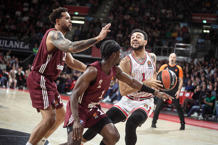 Μπάγερν – Ολυμπιακός 72-76: Με άμυνα «γρανίτη» και μαγικό Ουόκαπ!