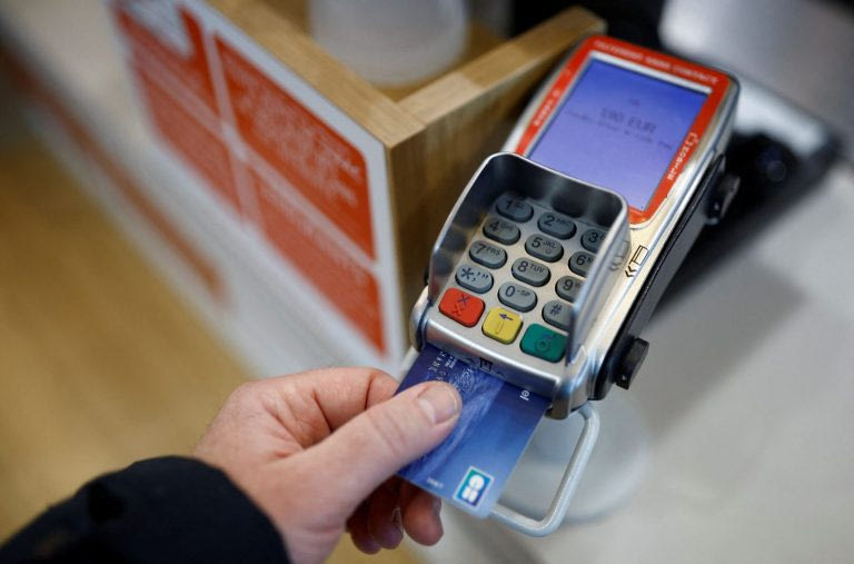 Χωρίς σύνδεση 300.000 POS- Πάμε για παράταση