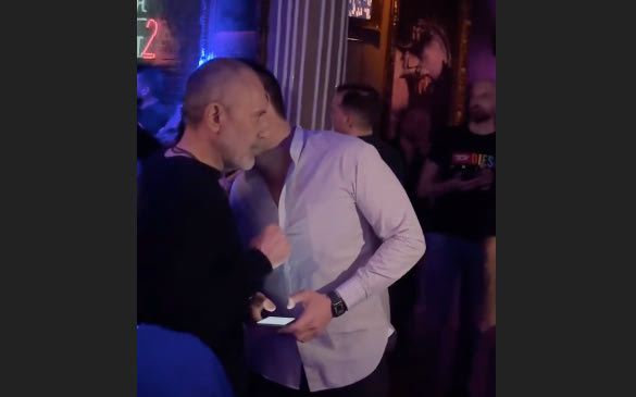 Μετά τη Βουλή ο Στέφανος πήγε σε πάρτι- “Χωρίς εμάς δεν θα περνούσε”!