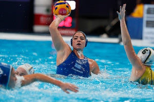 Με άνεση στους προημιτελικούς του Παγκοσμίου η εθνική πόλο γυναικών