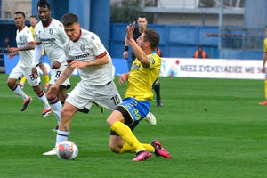 Νίκες με ανατροπή στη Σούπερ Λίγκα για ΠΑΟΚ και Ολυμπιακό