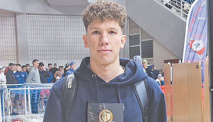  Ο Βασίλης Κακουλάκης