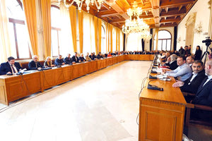 ΑΠΟΣΤΕΛΛΟΝΤΑΙ ΚΙΟΛΑΣ ΟΙ ΠΡΟΣΚΛΗΣΕΙΣ ΣΕ ΠΑΡΑΚΑΤΑΘΗΚΩΝ ΚΑΙ ΤΡΑΠΕΖΕΣ Με τις ψήφους της παράταξης Καλοκαιρινού η λήψη του δανείου