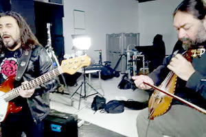 Το νέο τραγούδι των Magic De Spell, ένας ύμνος στη φιλία που άνθησε στην Κρήτη