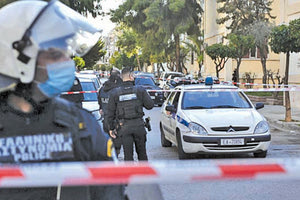 Τέσσερις ανθρωποκτονίες κατηγο- ρούνται ότι διέπραξαν οι Σέρβοι εκτελεστές σ’ ελληνικό έδαφος