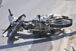 Πρώτα ενεπλάκη σε τροχαίο, μετά εγκατέλειψε τον οδηγό της μηχανής (φωτό αρχείου)