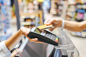 Σχεδόν το 80% των επιχειρήσεων εστίασης δεν έχει καταφέρει να προχωρήσει τη σύνδεση ταμειακών και POS