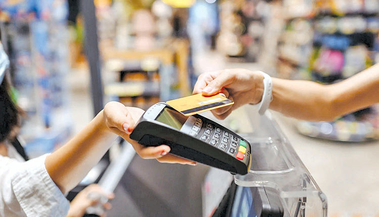 Σχεδόν το 80% των επιχειρήσεων εστίασης δεν έχει καταφέρει να προχωρήσει τη σύνδεση ταμειακών και POS