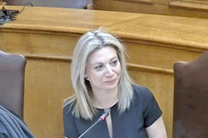 «Ο κ. Καραμανλής είναι 100% υπεύθυνος» λέει η Μ. Καρυστιανού