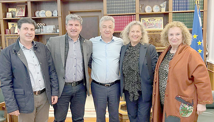 Από την συνάντηση στο γραφείο του περιφερειάρχη