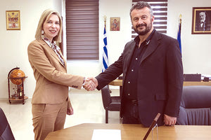 Στο γραφείο του δημάρχου Γόρτυνας, Μιχάλη Κοκολάκη, πραγματοποιήθηκε η ορκωμοσία της νέας υπαλλήλου του Δήμου, Σταματίνας Γαλενιανού,