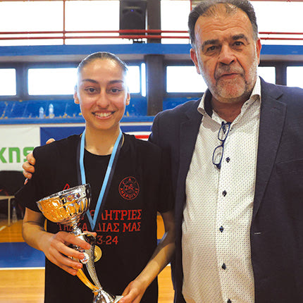 ΑΝΔΡΟΓΕΑΣ ΝΕΑΝΙΔΕΣ