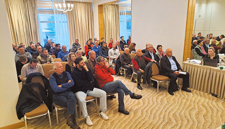 Η ολομέλεια του Συλλόγου στο Galaxy 