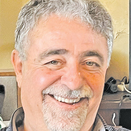 Ο γραμματέας του Πανελλήνιου Συλλόγου Εκπαιδευτών Οδήγησης Λευτέρης Μιχελάκης