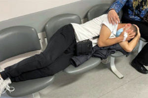 Εισαγγελική έρευνα για τον ασθενή στις καρέκλες του Θεαγενείου