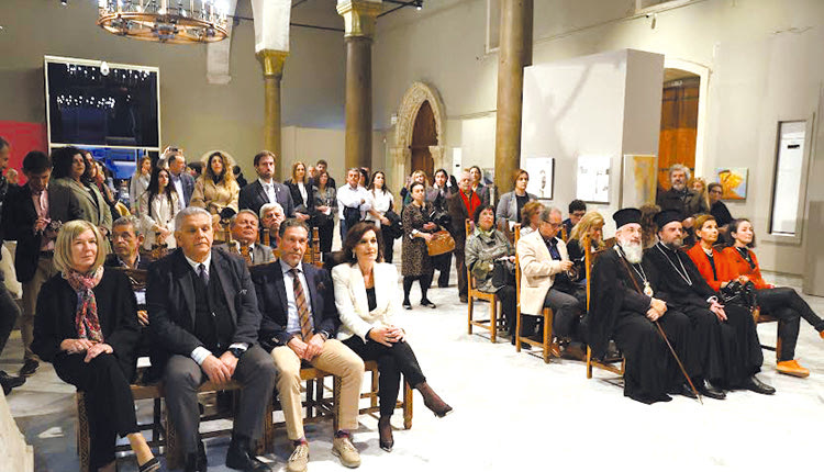 ΔΩΡΕΑ ΕΡΓΟΥ ΣΤΗ ΔΗΜΟΤΙΚΗ ΠΙΝΑΚΟΘΗΚΗ Με μεγάλη επιτυχία τα εγκαίνια της εικαστικής έκθεσης του Ομίλου Ούγγρων Ζωγράφων