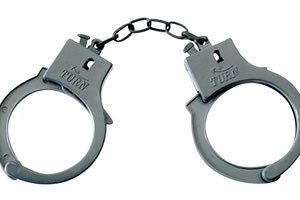 ΑΑΔΕ: Βαριές καμπάνες για ξέπλυμα «μαύρου χρήματος» και χρέη στο Δημόσιο