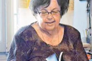 Έγραφα προχθές για την εκδήλωση που θα γινόταν σήμερα στις Αρχάνες προς τιμήν της Ειρήνης Ουσταγιαννάκη- Ταχατάκη. Η εκδήλωση για λόγους ανωτέρας βίας αναβάλλεται για τις αρχές Απριλίου όπως μας ενημέρωσε η ίδια η αειθαλής δασκάλα…