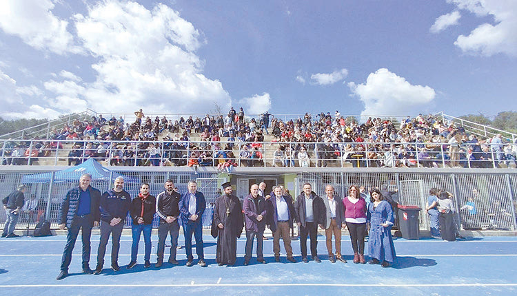 Κόσμος και επίσημοι στους πρώτους αγώνες