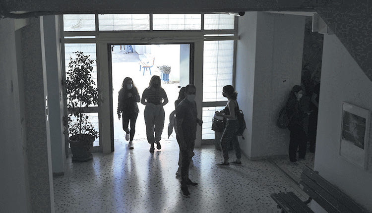 Αμετάκλητα αθώος ο καθηγητής που κατηγορήθηκε για ασελγείς χειρονομίες σε μαθήτριες στην τάξη