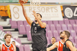 Ο Καρλής στο ματς της Αναγέννησης με τον ΕΦΑΟΖ