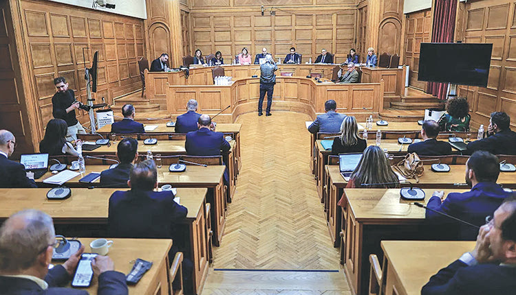 Η «γαλάζια» πλειοψηφία δεν είδε πολιτικές ευθύνες