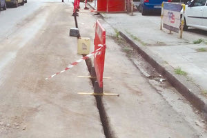 Μας έχουν ταράξει στα… σκαψίματα εδώ στο Ηράκλειο. Οι εταιρείες βάζουν οπτικές ίνες για να κάνουν πιο γρήγορο το Ιντερνετ, αλλά αυτό που συμβαίνει στην πόλη και ειδικά στο κέντρο είναι για γέλια. Ταχύτητες που θυμίζουν… αραμπά για την σύγχρονη εποχή. Πραγματικά δεν… αισχύνονται να μας λένε για… G και άλλα ανέκδοτα;