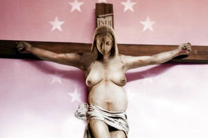 Νέα ένταση στη Θεσσαλονίκη. Μπορεί η Αστυνομία να προχώρησε στην απαγόρευση κάθε συγκέντρωσης στην πλατεία Αριστοτέλους με αφορμή την προγραμματισμένη σκοταδιστική συγκέντρωση διαμαρτυρίας για την αφίσα του ντοκιμαντέρ «Αδέσποτα Κορμιά»