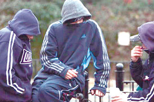 ΣΥΜΜΟΡΙΑ ΑΝΗΛΙΚΟΙ