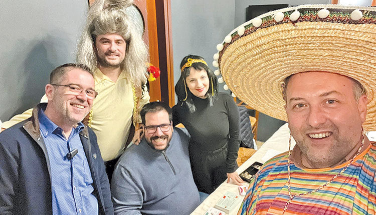 Με επιτυχία το αποκριάτικο πάρτι του 2ου Δημοτικού σχολείου Βουτών 