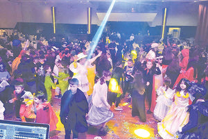 Με επιτυχία το αποκριάτικο πάρτι του 2ου Δημοτικού σχολείου Βουτών