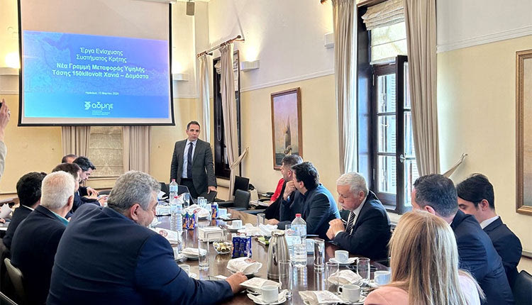 Σοβαρό πονοκέφαλο προκαλεί στην Περιφέρεια Κρήτης, αλλά και στον Ανεξάρτητο Διαχειριστή Μεταφοράς Ηλεκτρικής Ενέργεια, η επόμενη ημέρα μετά την ολοκλήρωση και της λεγόμενης «μεγάλης ηλεκτρικής διασύνδεσης», που περνά μέσα από τις αναγκαίες εργασίες εναέριων γραμμών μεταφοράς για τη σύνδεση με το εθνικό σύστημα.