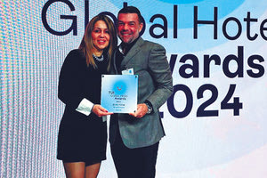 Οι ιδιοκτήτες Δημήτρης και Σμαρώ Κασαμπαλη