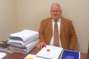 Η Ευρωπαία Εισαγγελέας "υπερβαίνει κατά πολύ τις αρμοδιότητές της, όταν μας λέει ότι πρέπει να αλλάξουμε το νόμο περί ευθύνης Υπουργών ή και το Σύνταγμα, ώστε να μπορεί, δήθεν, να κάνει ανενόχλητη την έρευνά της" αναφέρει σε ανάρτησή του- ο πρόεδρος της Ένωσης διοικητικών Δικαστών, Παναγιώτης Δανιάς, απαντώντας στις δηλώσεις της Ευρωπαίας Εισαγγελέως για την τραγωδία των Τεμπών.