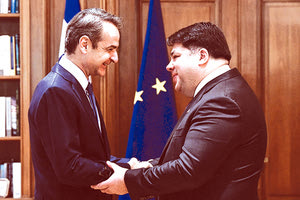 Άνω κάτω έκανε το Μαξίμου ο Τσούνης και τρέχουνε τώρα.