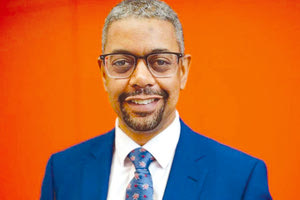 Απίστευτο κι όμως αληθινό! Κανένα έθνος του Ηνωμένου Βασιλείου δεν κυβερνάται πλέον από λευκό προτεστάντη Βρετανό, κάτι που μέχρι πρότινος ήταν ίσως το μόνο σίγουρο. Να η εκδίκηση των αποικιών!