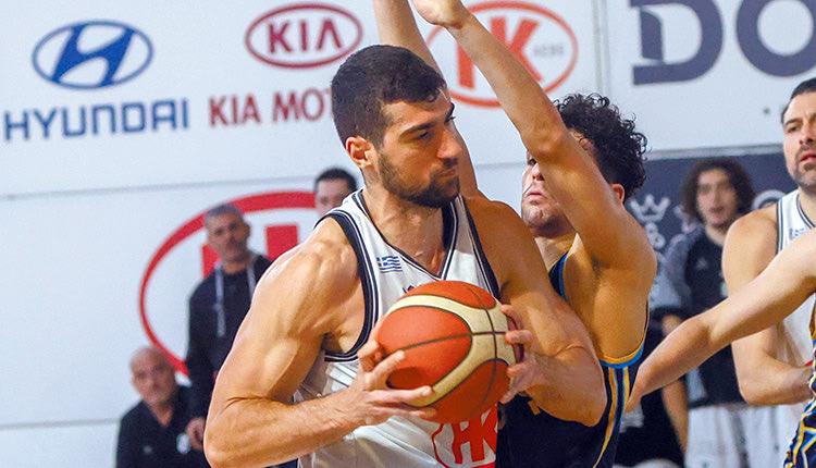 Ο Πιλκούδης του ΟΦΗ στο ματς με τον Έσπερο