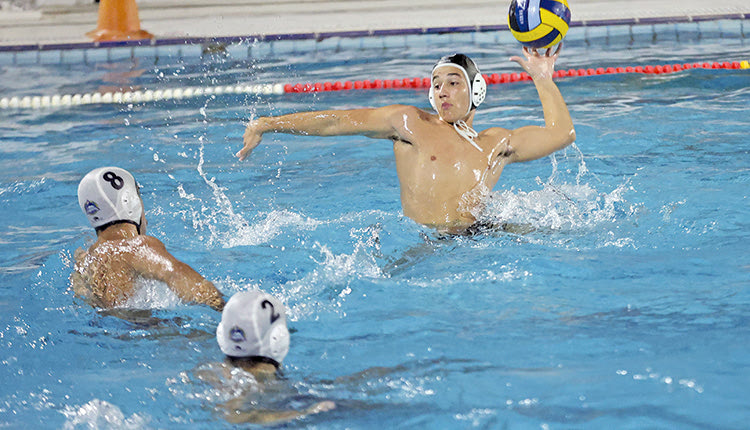 Από τον αγώνα των εφήβων του ΟΦΗ με τα Χανιά